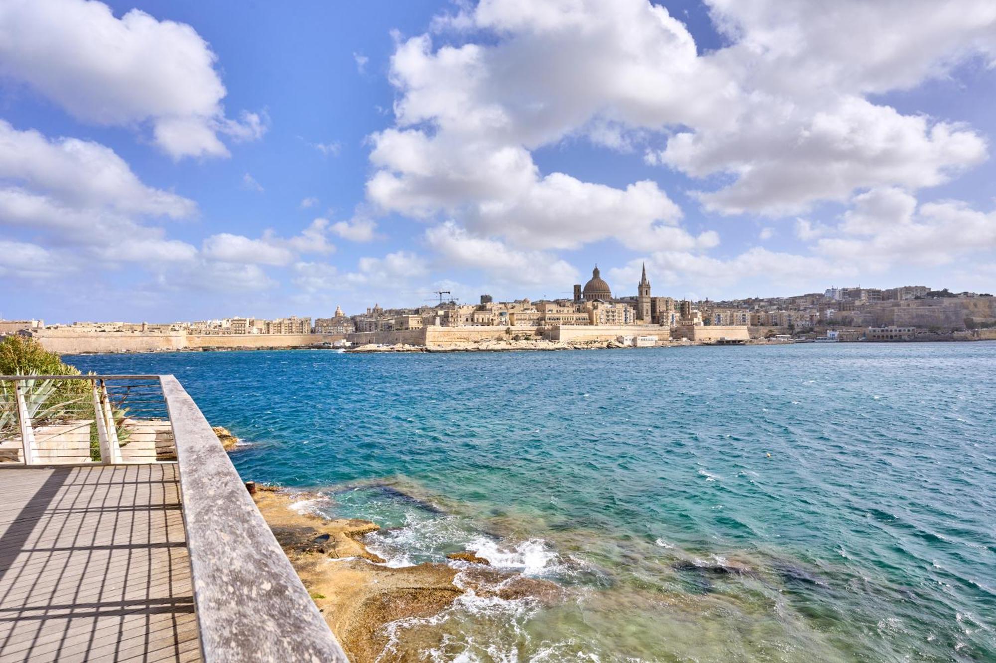 Stylish Apartment In Tigne Point Sliema Exterior photo