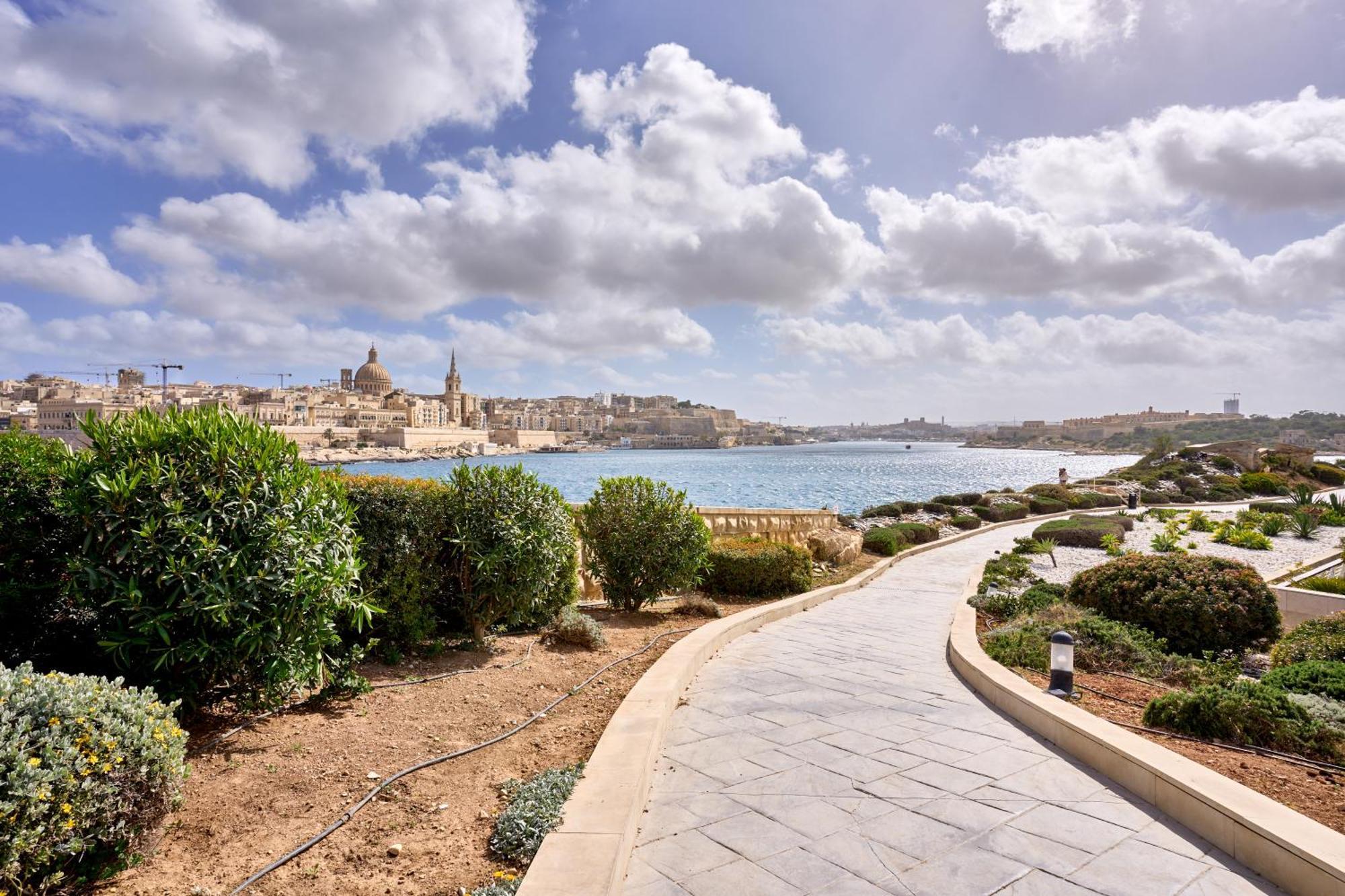 Stylish Apartment In Tigne Point Sliema Exterior photo