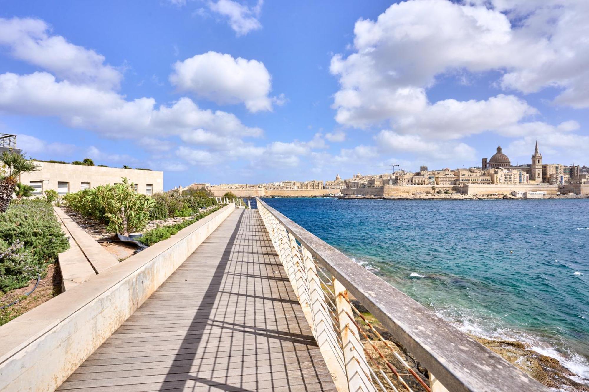 Stylish Apartment In Tigne Point Sliema Exterior photo